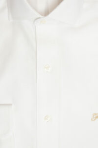 חולצת פורור, חולצה מכופתרת לגבר ללא גיהוץ בצבע לבן עם שרוול חפת ולוגו זהב