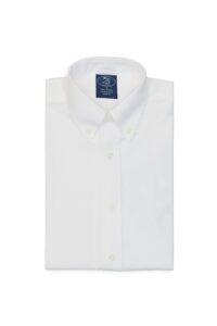 חולצת ילדים אוקספורד בצבע לבן ללא גיהוץ עם צוארון כפתורים ללא לוגו