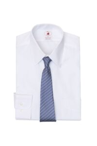 חולצה אלגנטית לגבר בצבע לבן צוארון יורד עם כיס גזרת אקסטרה סלים ללא גיהוץ – יין