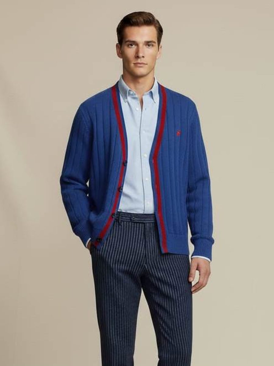 מכופתר כחול